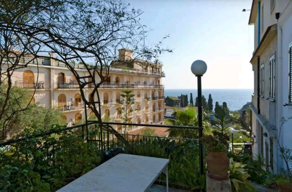 Villa Moschella Taormina 0*,  Italien