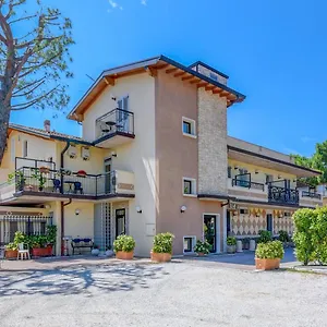 America 3*, Sirmione Italien