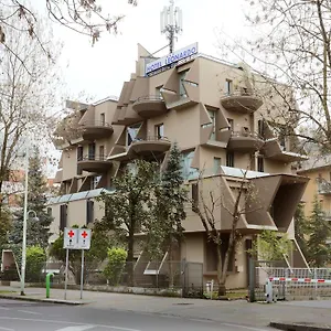 hotel-leonardo.it-lombardy.com/